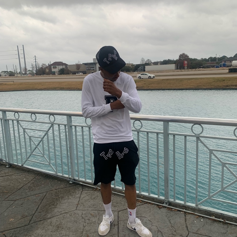 TRAP ⭐️SHORTS - Picture 5 of 5